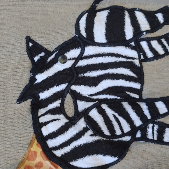 Just Ducky Giraffe Zebra Applique Sweatshirt M - Picture 4 of 8